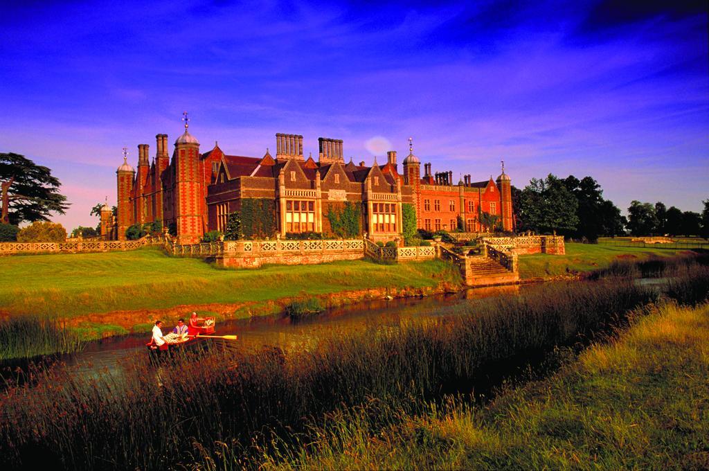Mercure Warwickshire Walton Hall & Hotel